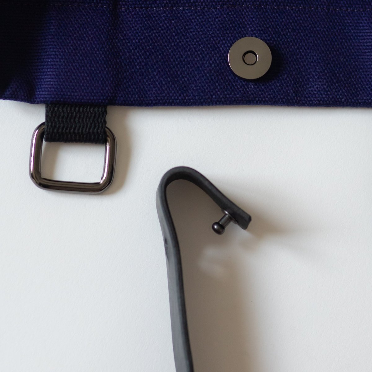 Purple Canvas Tote Bag with Daffodil Embroidery, Double Lining and Interior Pockets - RIMALINUM