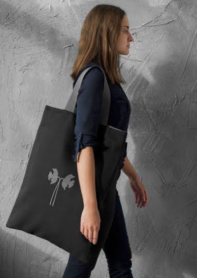 Black Oversized Tote Bag with Embroidered Daffodils | Blue Lining | Interior Pocket - RIMALINUM