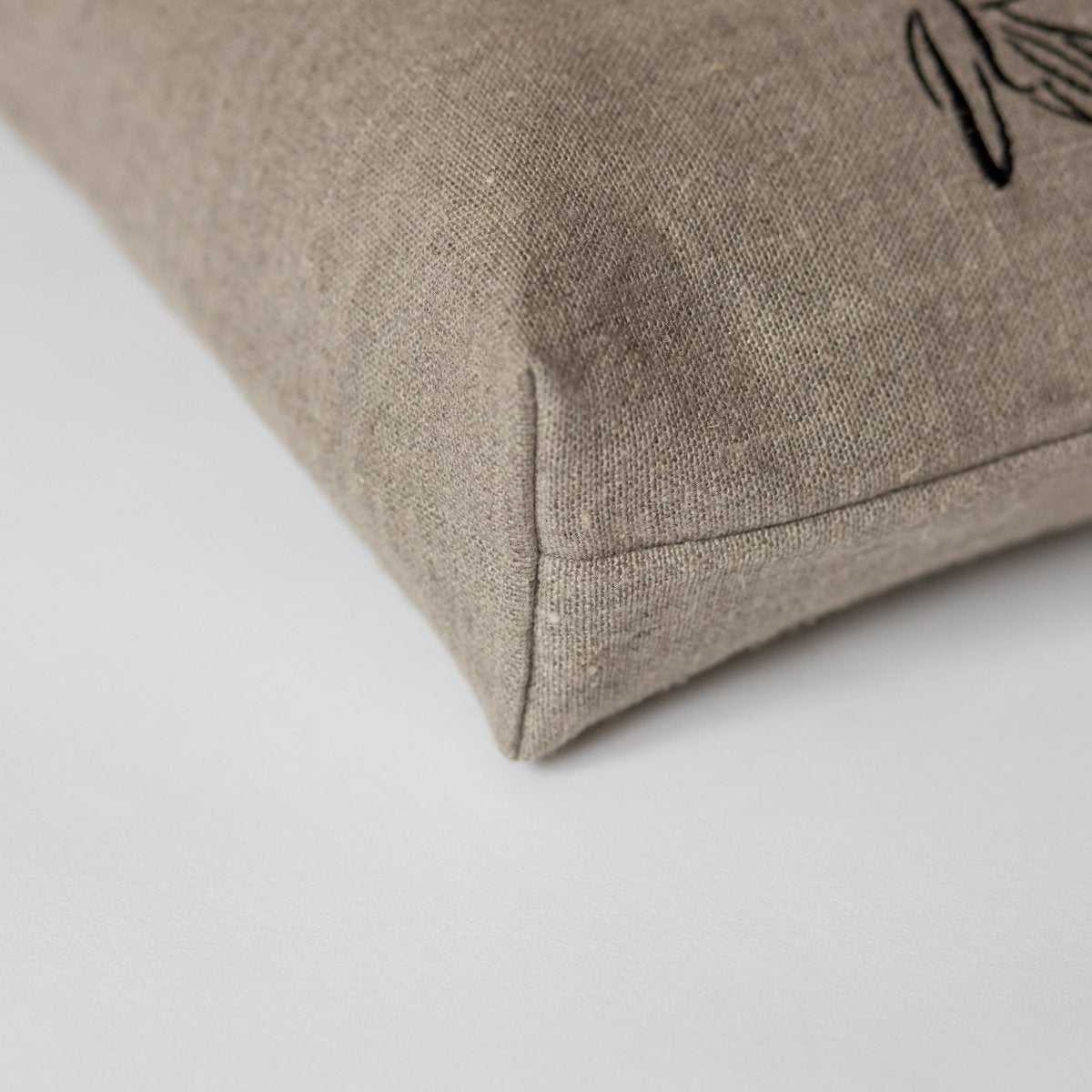 Handmade Natural Linen Bag, Adorned with Embroidered Lotus Flower and Leather Handles - RIMALINUM