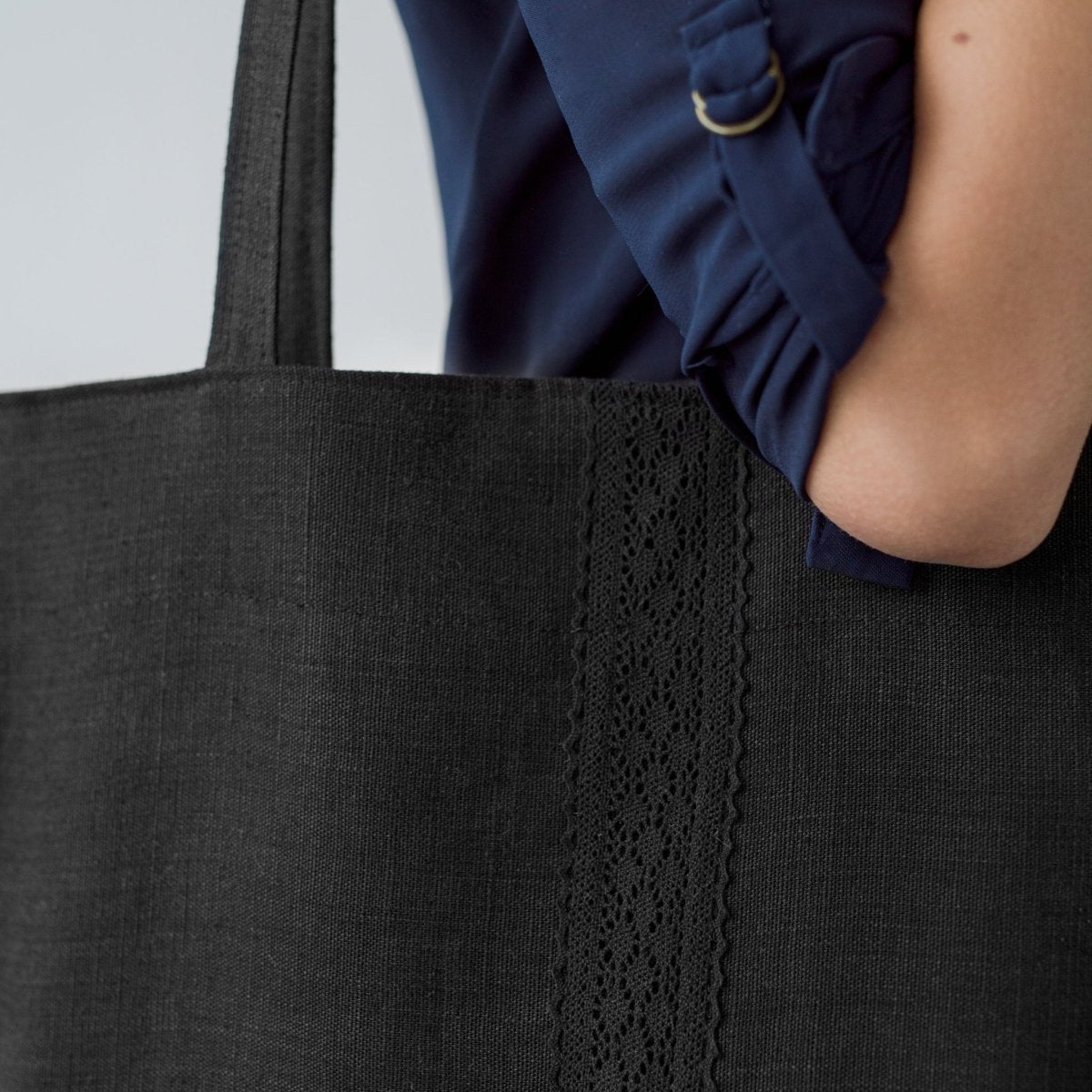 Black Tote Bag with a Vertical Lace Tape | Slender and Comfortable Shoulder Bag - RIMALINUM