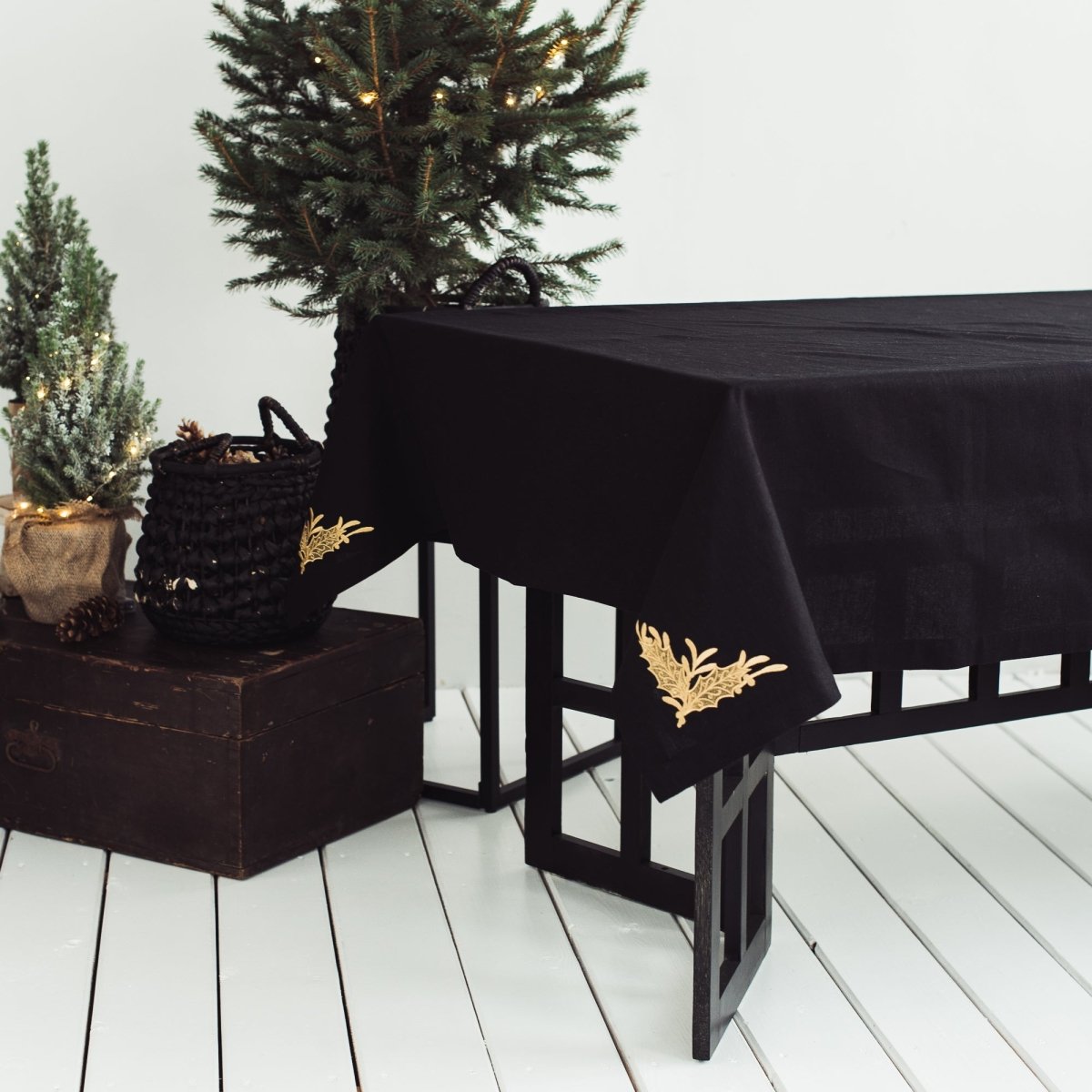 Christmas 2025 Exclusive Black Linen Tablecloth - RIMALINUM