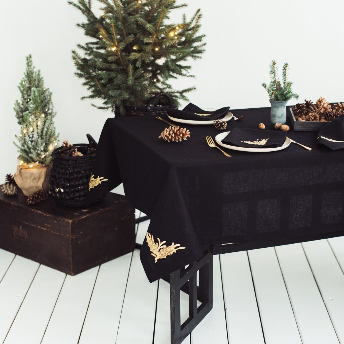 Christmas 2025 Exclusive Black Linen Tablecloth - RIMALINUM