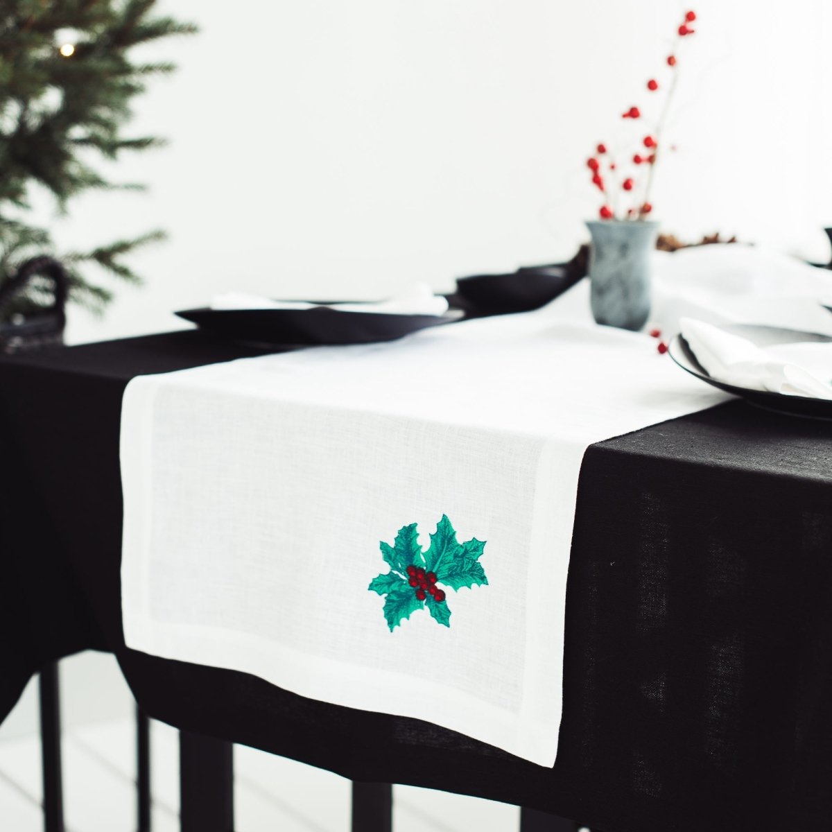Christmas Linen Table Runner with Holly Embroidery - RIMALINUM