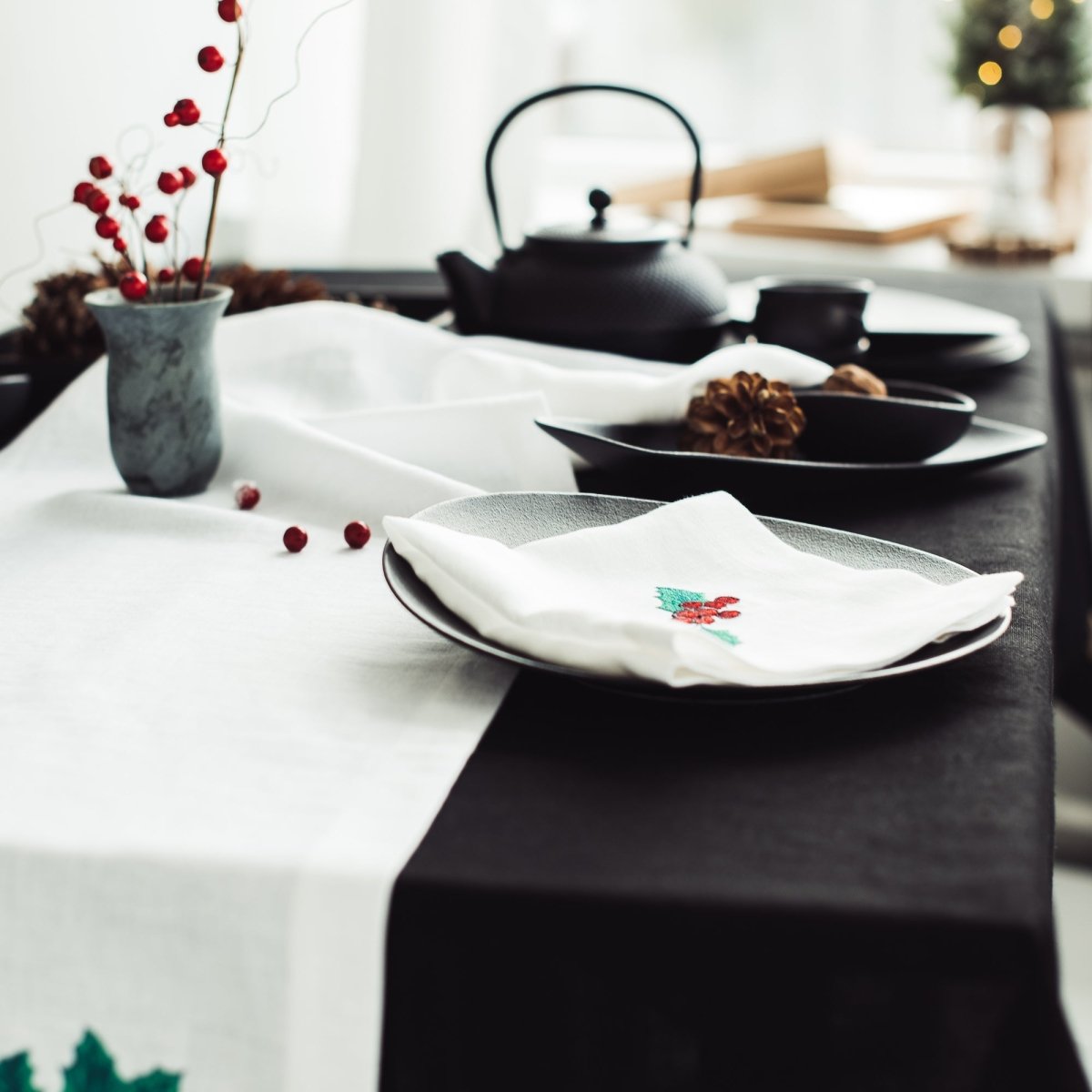 Christmas Linen Table Runner with Holly Embroidery - RIMALINUM