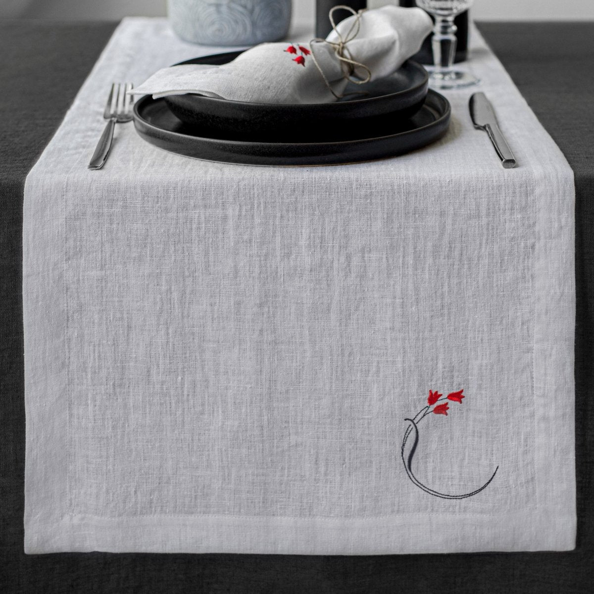 Linen Table Runner with or without an Embroidery - RIMALINUM
