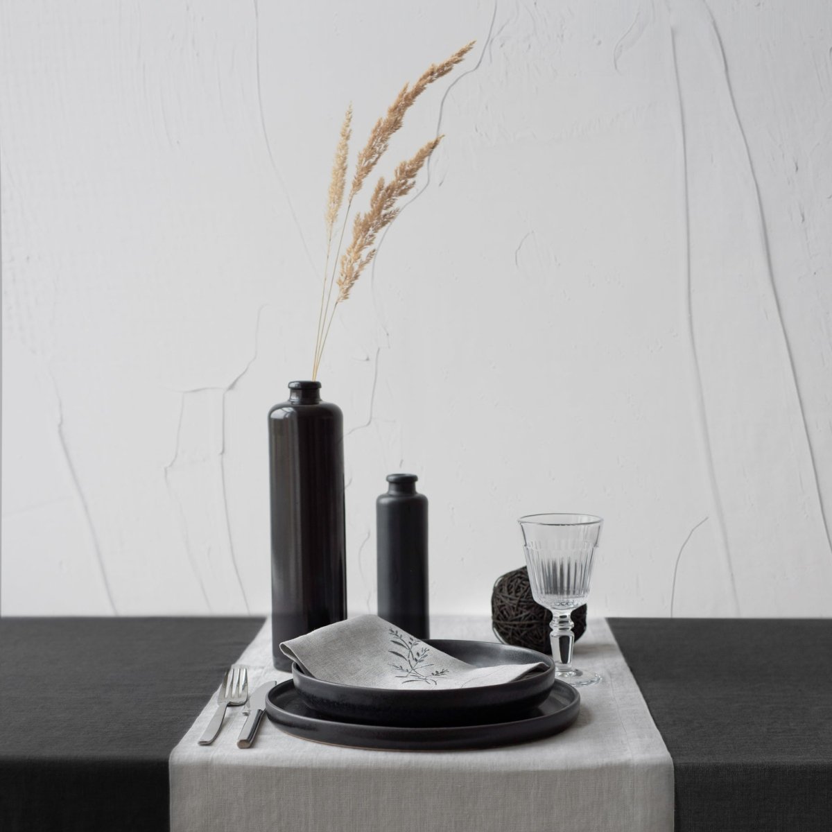 Linen Table Runner with or without an Embroidery - RIMALINUM