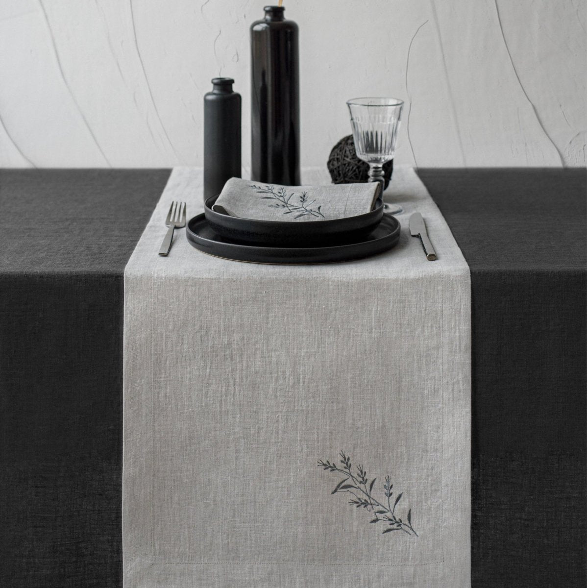 Linen Table Runner with or without an Embroidery - RIMALINUM